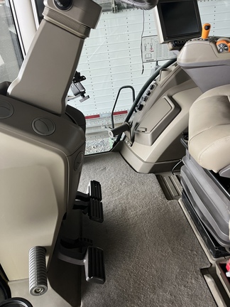 2022 John Deere 8RX 410 Tractor Rubber Track