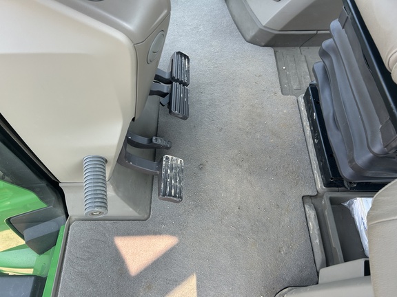 2022 John Deere 8RX 410 Tractor Rubber Track