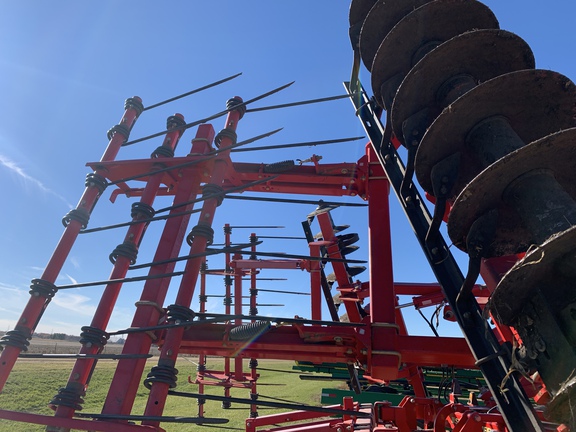 2019 Sunflower 4530 Chisel Plow