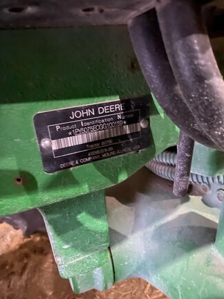 2016 John Deere 5075E Tractor