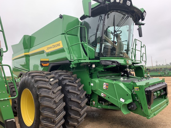 2025 John Deere S7 900 Combine