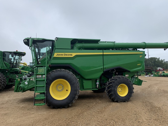 2025 John Deere S7 900 Combine