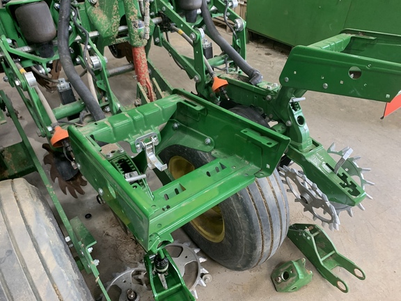 2021 John Deere 1765 Planter