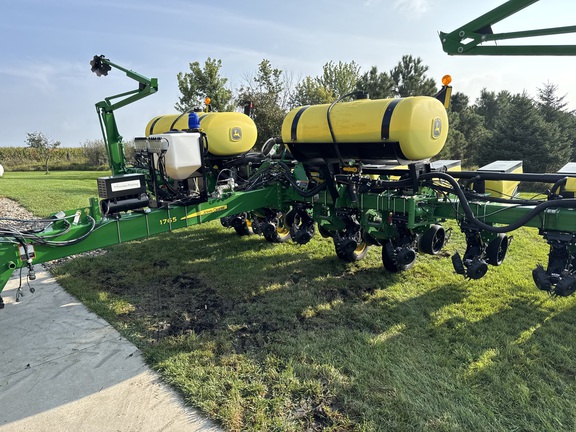 2021 John Deere 1765 Planter