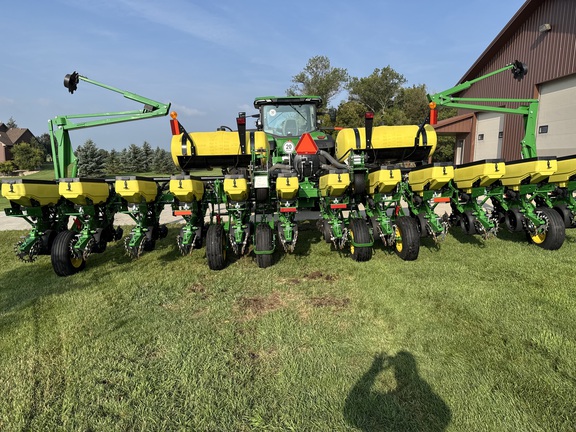 2021 John Deere 1765 Planter