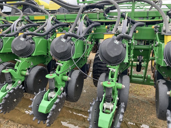 2019 John Deere DB66 Planter