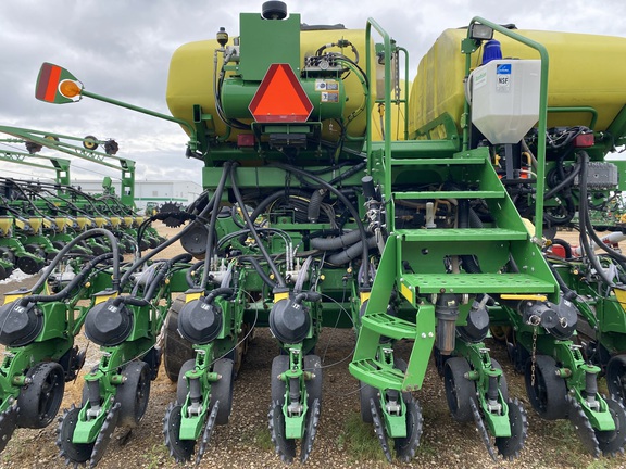 2019 John Deere DB66 Planter