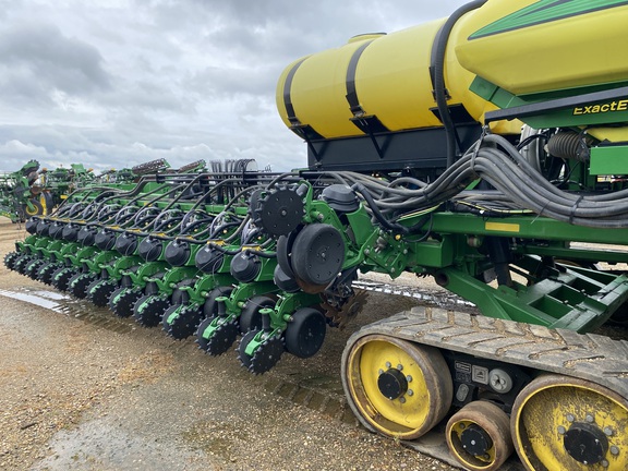 2019 John Deere DB66 Planter