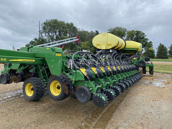 2019 John Deere DB66 Planter