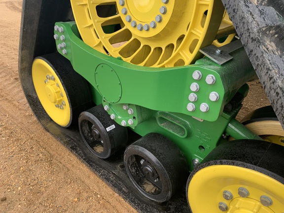 2025 John Deere 9RX 590 Tractor Rubber Track