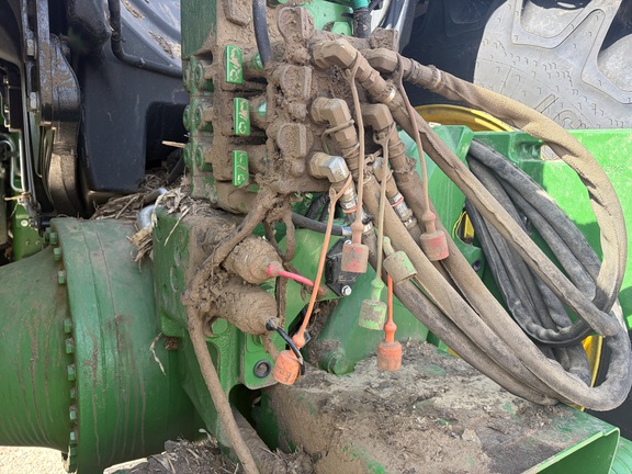 2025 John Deere 9R 640 Tractor 4WD