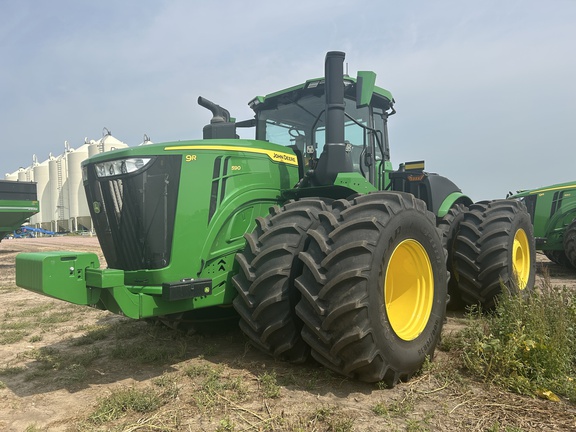2025 John Deere 9R 590 Tractor 4WD