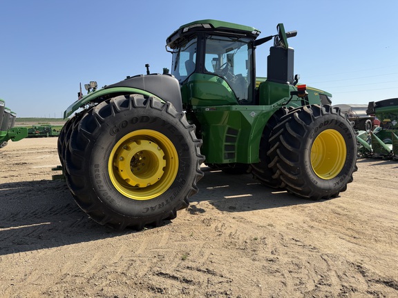 2025 John Deere 9R 590 Tractor 4WD