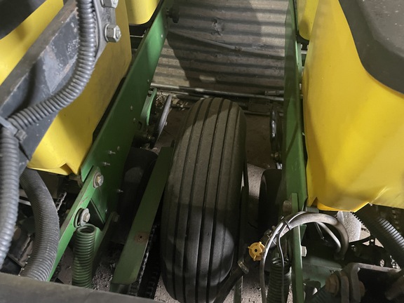 1997 John Deere 1710 Tree Planter