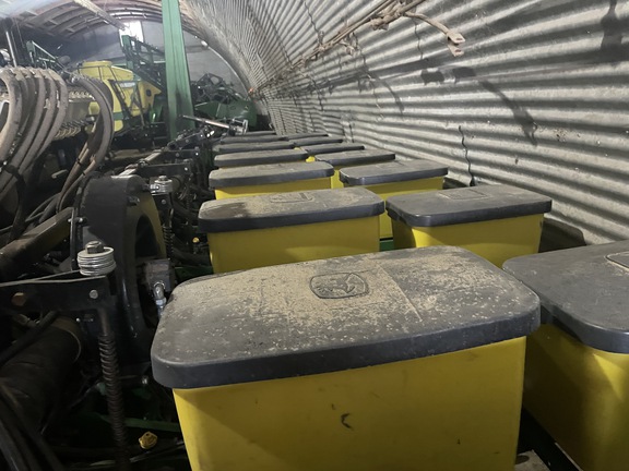 1997 John Deere 1710 Tree Planter