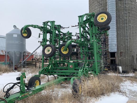 2014 John Deere 2210 Field Cultivator