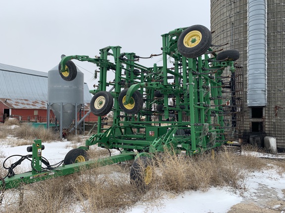 2014 John Deere 2210 Field Cultivator