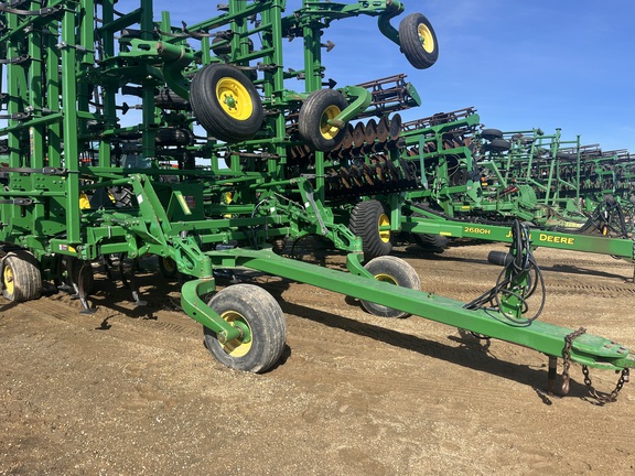 2014 John Deere 2210 Field Cultivator