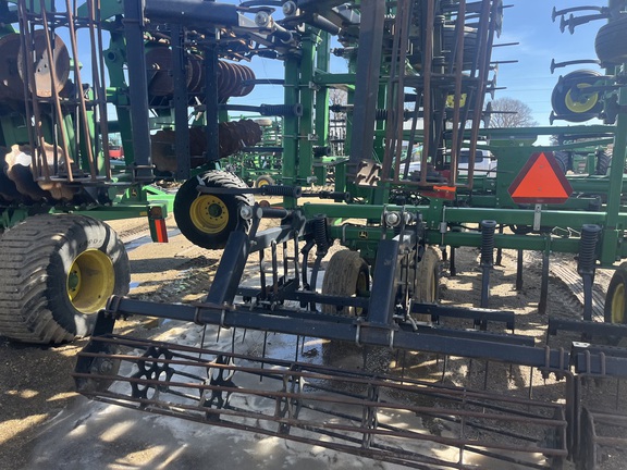 2014 John Deere 2210 Field Cultivator