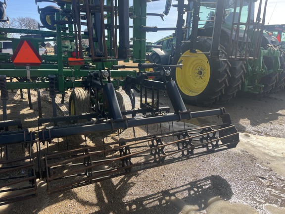 2014 John Deere 2210 Field Cultivator