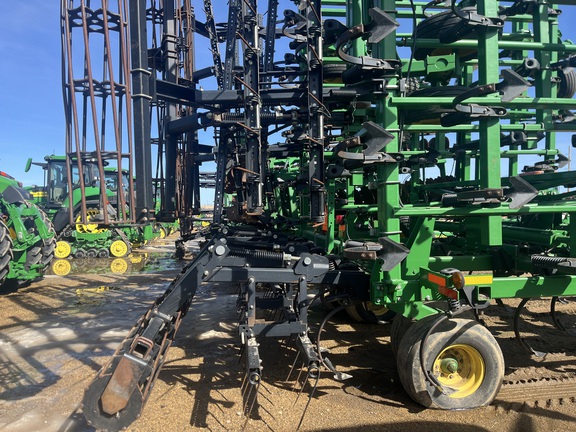 2014 John Deere 2210 Field Cultivator