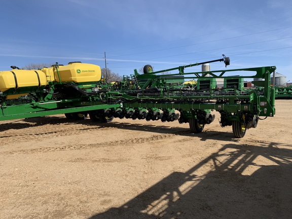 2025 John Deere 1775NT Planter