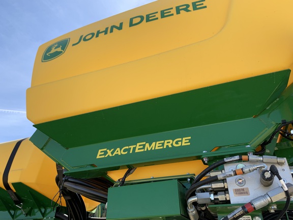 2025 John Deere 1775NT Planter