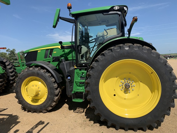 2025 John Deere 6R 195 Tractor