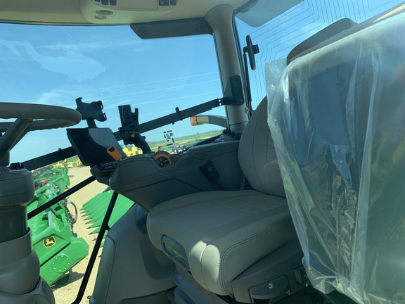 2025 John Deere 6R 195 Tractor