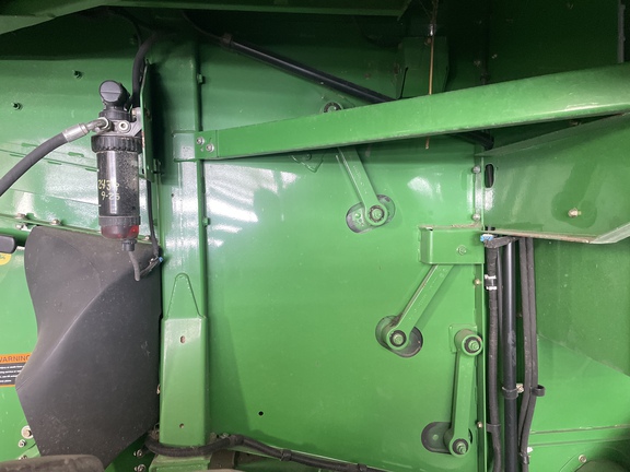 2011 John Deere 9570 STS Combine