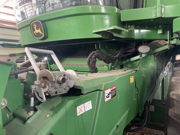 2011 John Deere 9570 STS Combine