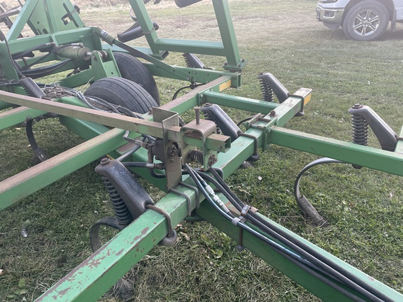 John Deere 960 Field Cultivator