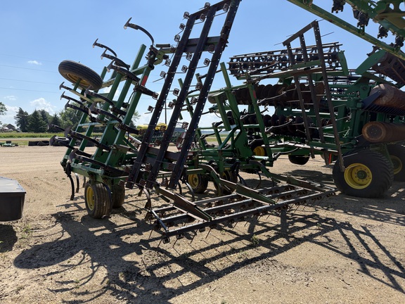 1990 John Deere 960 Field Cultivator
