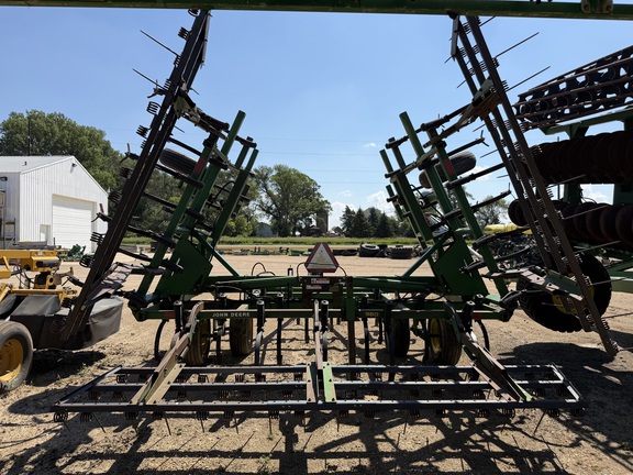 1990 John Deere 960 Field Cultivator