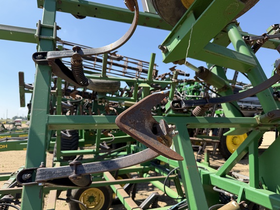 1990 John Deere 960 Field Cultivator