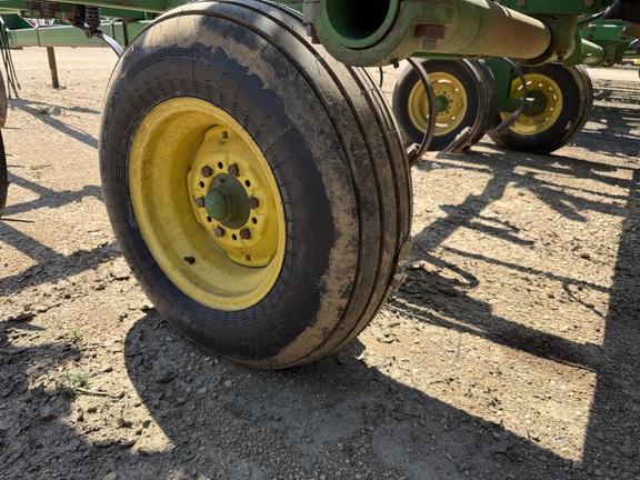 1990 John Deere 960 Field Cultivator