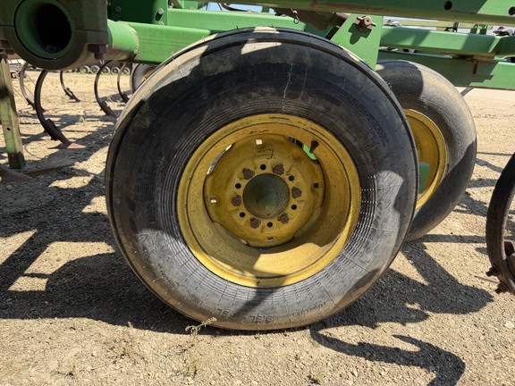 1990 John Deere 960 Field Cultivator