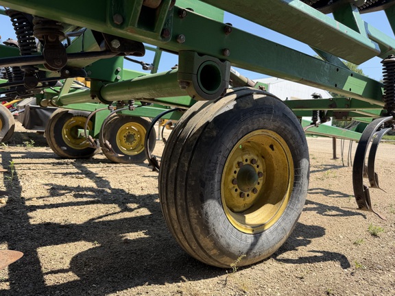 1990 John Deere 960 Field Cultivator