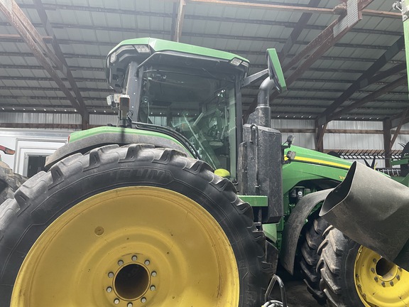 2022 John Deere 8R 370 Tractor