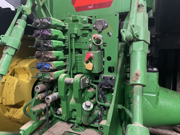 2022 John Deere 8R 370 Tractor