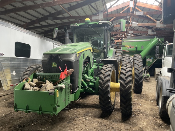 2022 John Deere 8R 370 Tractor