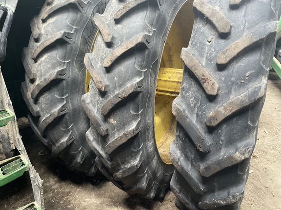 2022 John Deere 8R 370 Tractor