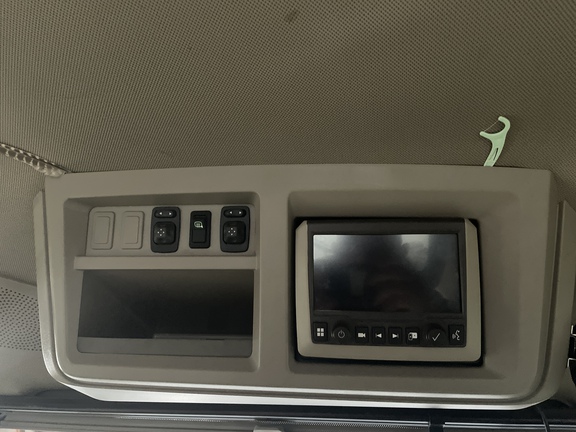 2022 John Deere 8R 370 Tractor