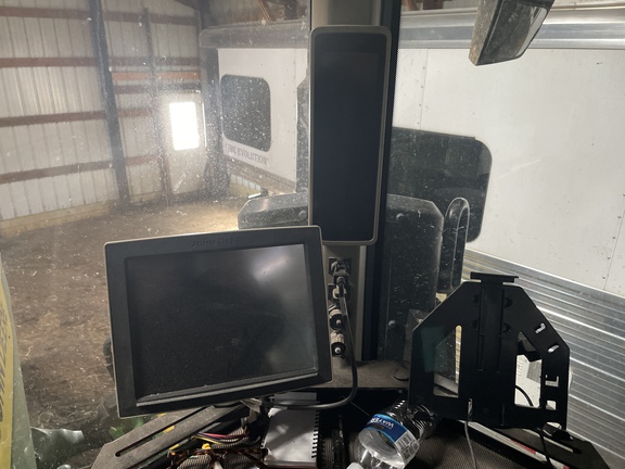 2022 John Deere 8R 370 Tractor