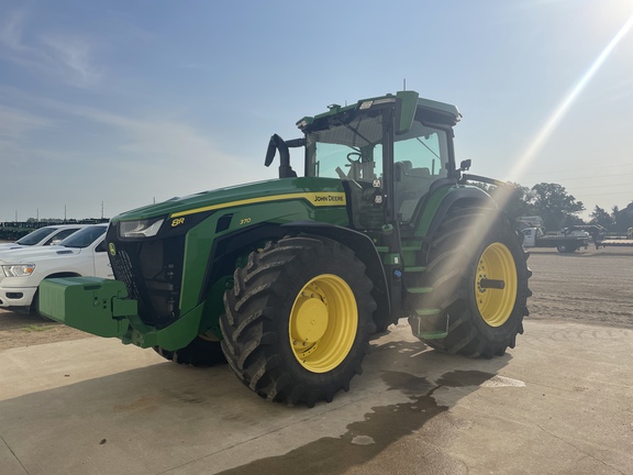 2022 John Deere 8R 370 Tractor