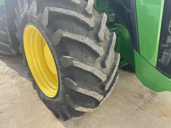2022 John Deere 8R 370 Tractor
