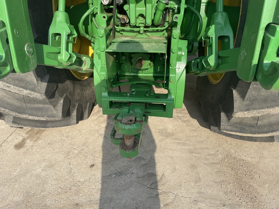 2022 John Deere 8R 370 Tractor