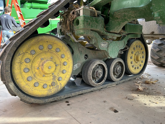 2021 John Deere 8RX 410 Tractor Rubber Track
