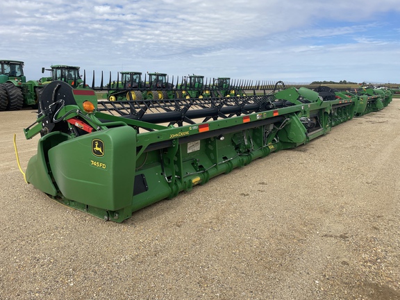 2019 John Deere 745FD Header Combine