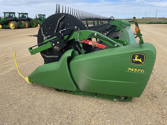 2019 John Deere 745FD Header Combine
